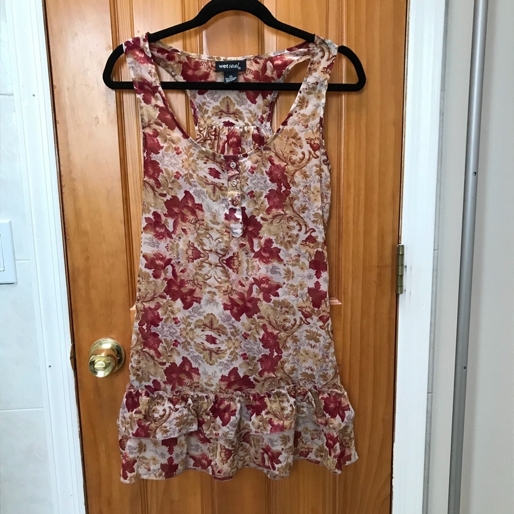 Lightweight sleeveless Tunic
